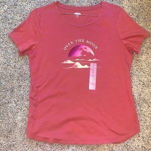 Large Old Navy t-shirt